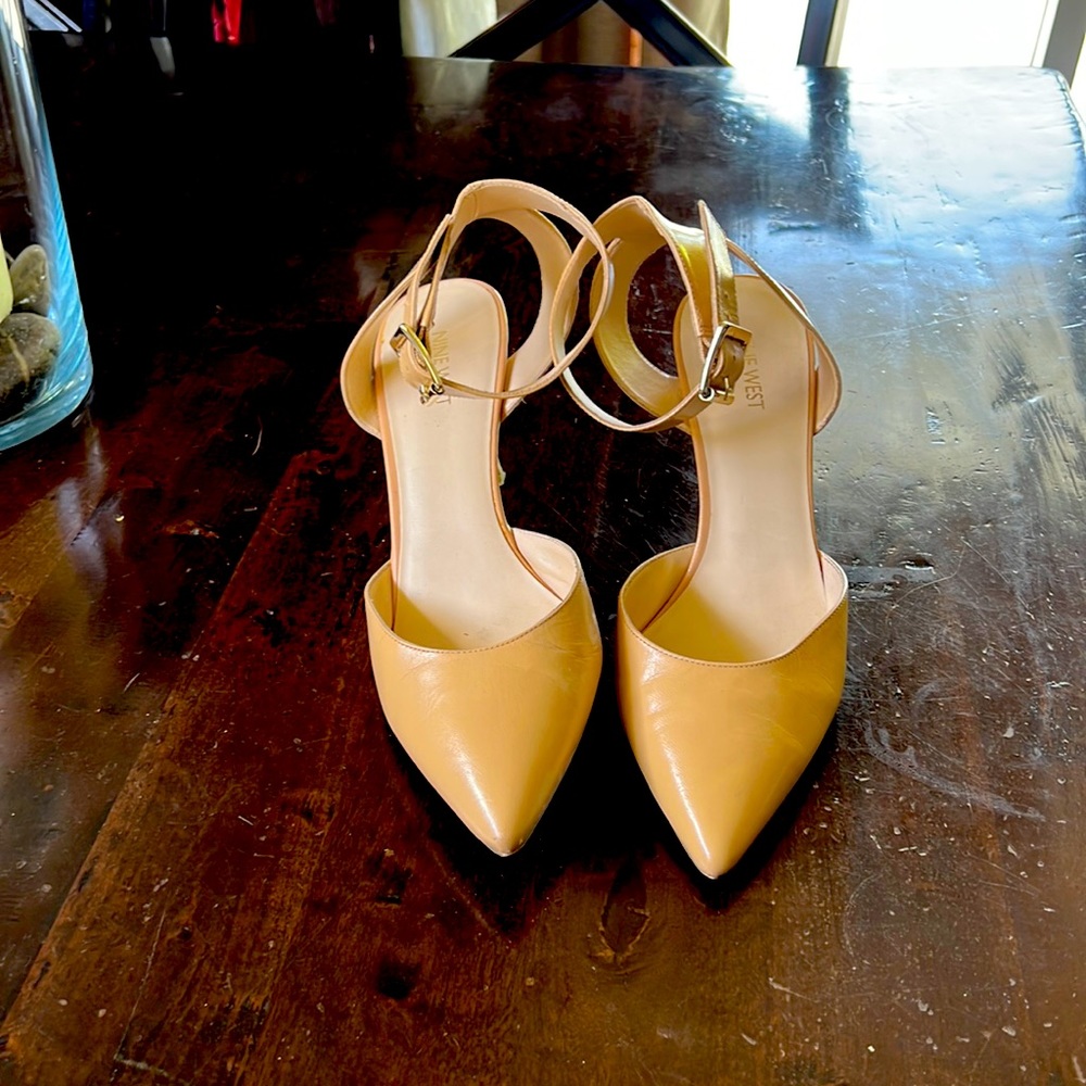 Sexy Nine West ankle strap pumps